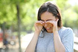 eye allergies causes symptoms