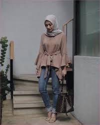 Inspirasi outfit hijab untuk ibu hamil ala selebgram mega iskanti. Pin Di Fashion Hijab Ootd Terbaru