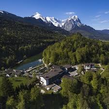 Der alpenhof grainau hat sich den wohl schönsten platz in der oberbayerischen berglandschaft ausgesucht. Hotels In Garmisch Partenkichen Top Angebote Gunstige Hotels Trivago