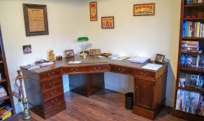 Is there a smoke oak product available in corner desks? Made To Measure English Corner Desks English Decorations