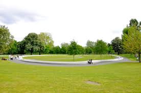 Hyde park is also contiguous with the 275 acre kensington gardens resulting in a combined total of 625 beautiful acres. How Big Is This Park Review Of Hyde Park London England Tripadvisor