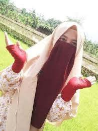 Cewek berhijab cantik selfie di tempat wisata. Foto Gaya Hijab Bercadar Remaja Bogor Yang Populer Instagram Ranti Amalia