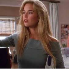 Höre musik von kelly preston wie shout, heaven is a place on earth & andere. Kelly Preston Most Iconic Roles From Jerry Maguire To Twins With Danny Devito Daily Star