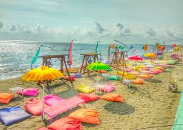 Teluk kiluan adalah sebuah objek wisata pantai, dan baru terkenal sekitar tahun 2011, bahkan oleh warga. 17 Tempat Wisata Di Takalar Sulsel Terbaru Dan Populer 2020