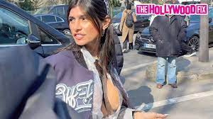 Mia Khalifa Is Mobbed By Fans & Paparazzi While Leaving The Off-White Show  During Paris Fashion Week - YouTube