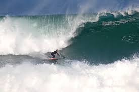 Première mondiale: l'Aquitain Ludovic Dulou en surf à foil sur le mascaret  - Mer & Océan