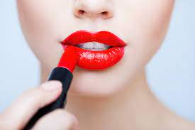 women wear lipstick