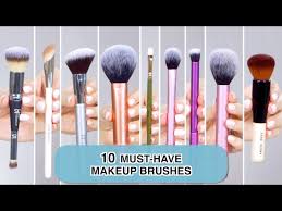 top 10 must have makeup brushes you