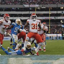 There was questionable clock management before. Chargers Chiefs Final Score Los Angeles Chargers Lose To The Kansas City Chiefs 24 17 Bolts From The Blue