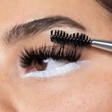 proper eyelash makeup application tips