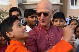 Jeff bezos has been married once, we bring you details about his dating history failed marriage and current relationship status. Amazon S Jeff Bezos Joins Kids In Kite Flying On Makar Sankranti Watch Video The Financial Express