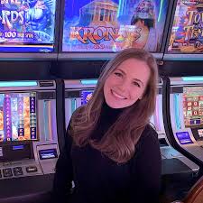 You may play for higher stakes this way, and if you win, you will earn a more significant sum. How Slot Streamer Girls On Youtube Make Money Fm For Music