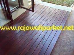 Memilih kayu merbau sebagai lantai kayu outdoor yang di terapkan pada sebuah taman merupakan keputusan yang cukup tepat, mengingat kayu merbau memiliki segi warna yang sangat eksotis. Harga Lantai Kayu Outdoor Untuk Taman Kolam Dan Area Luar Ruangan Lain Outdoor Kayu Outdoor Decor