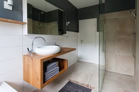 Badezimmer halbhoch gefliest mit bordüre : Vorher Nachher Ein Neues Badezimmer Unter 5000 Euro Wohn Projekt