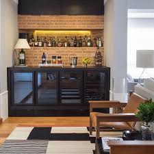 Veja este post cheio de ideias para fazer o seu barzinho para apartamento ou outro espaço! Sexta Feira A Noite Combina Com Um Cantinho Bar Assim Inspiracao Direto Do Casa Casada Canto Bar Bar Casas