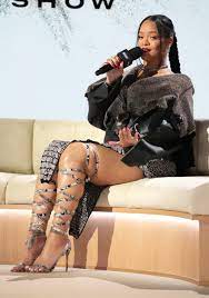 Rihanna : r/CelebrityFeet