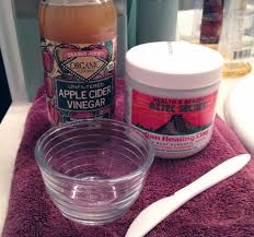 a simple homemade mask for acne that
