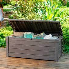 Keep Your Outdoor Space Tidy Looking