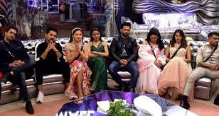 As per the sources, bigg boss calls all housemates in the garden area, and he announces that today the direct shocking eviction is going to be held on between. Bigg Boss 14 28th November 2020 Written Update Weekend Ka Vaar Episode