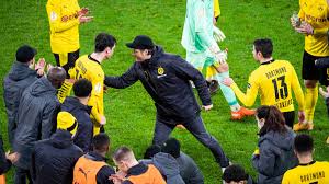 Dortmund page) and competitions pages (champions league, premier league and more than 5000. Bvb Trainer Edin Terzic Und Zwei Spieler Sorgten Wohl Intern Fur Zoff Bvb