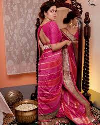 traditional modern saree pose ideas