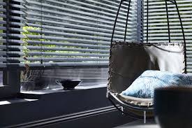 made to mere wooden venetian blinds