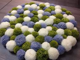 make your own adorable pompom rug in 6
