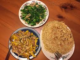 This vegetable lo mein is an entire meal on its own. Suzhou Double Gold Chow Mein ä¸¤é¢é»„ ç‚'éºµ Preserving A Family Heritage Love2chow
