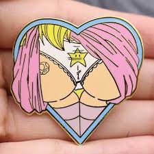 Super Mario Princess Peach Boobs Enamel Lapel Pin Metal Badge Game  heart-shaped | eBay