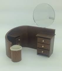 167 1930s dressing table