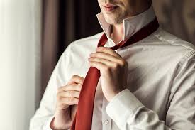 赤いネクタイ