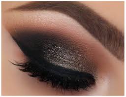 smokey eyes makeup ideas with cosmetics