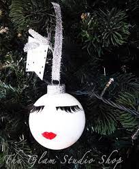 makeup and beauty ornaments to decorate