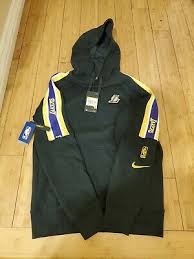 If you're interested in purchasing courtside tickets for the los angeles lakers, we've got you covered with a handy guide containing everything you need to know to get your hands on those. Nike Mens Nba Los Angeles Lakers Dry Showtime Hoodie Full Zip Large Nwt Rare 159 99 Picclick