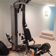 hoist v5 home gym with 200lb weight
