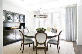 style a round dining room table