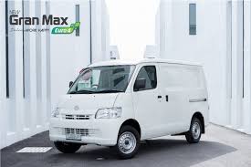 Mini bus gran max dengan desain cukup boxy dan harga juga terjangkau. New Daihatsu Gran Max Euro 4 Unveiled Carsifu