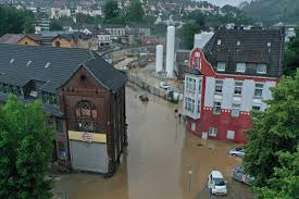 La possibilité d'inondation est particulièrement élevée. Allemagne De Violents Orages Frappent L Ouest Du Pays