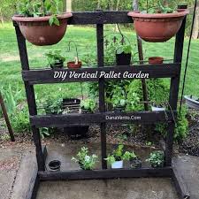 Easy Diy Vertical Pallet Garden For