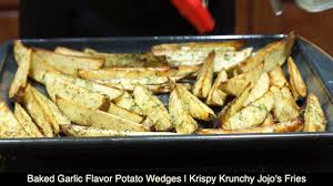 baked garlic flavor potato wedges