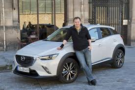 Based on the same platform as the mazda demio/mazda2 (dj), it was revealed to the public with a full photo gallery on november 19, 2014, and first put on display two days later at the 2014 los angeles auto show. Mazda Cx 3 2015 Fahrbericht Mazda Cx 3 Dj1