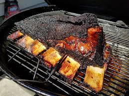 smoking pork ribs on the weber kettle