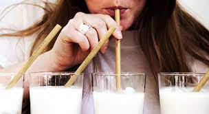 Czy mleko bez laktozy jest zdrowsze? Odpowiada dietetyczka - HelloZdrowie