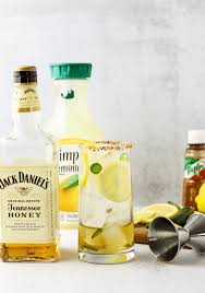 honey jalapeño whiskey lemonade