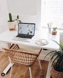 desk decor ideas to try in your office