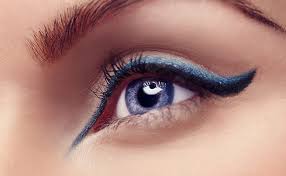 blue eyeliners for a colourful makeup look