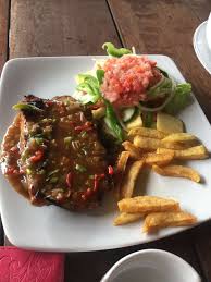 Kita akan bikin nasi goreng kepting ala restoran! Bintang Bali Sport Bar Restaurant Lovina Bali