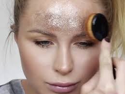 watch this makeup artist do a full face