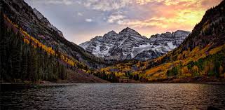 spectacular lake hikes in colorado