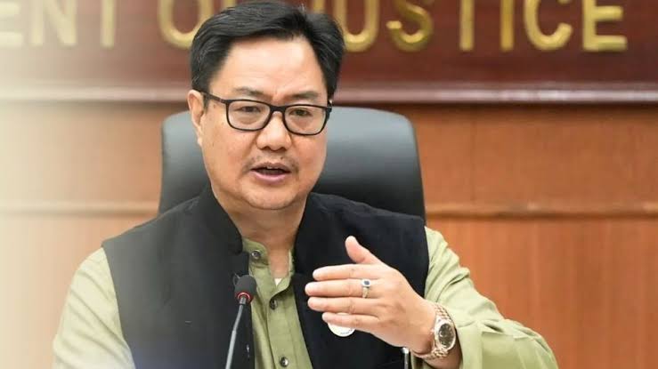 Rijiju Meets Rahul to Break Parliament Deadlock Rijiju Meets Rahul to Break Parliament Deadlock - Politics News | Krihaa